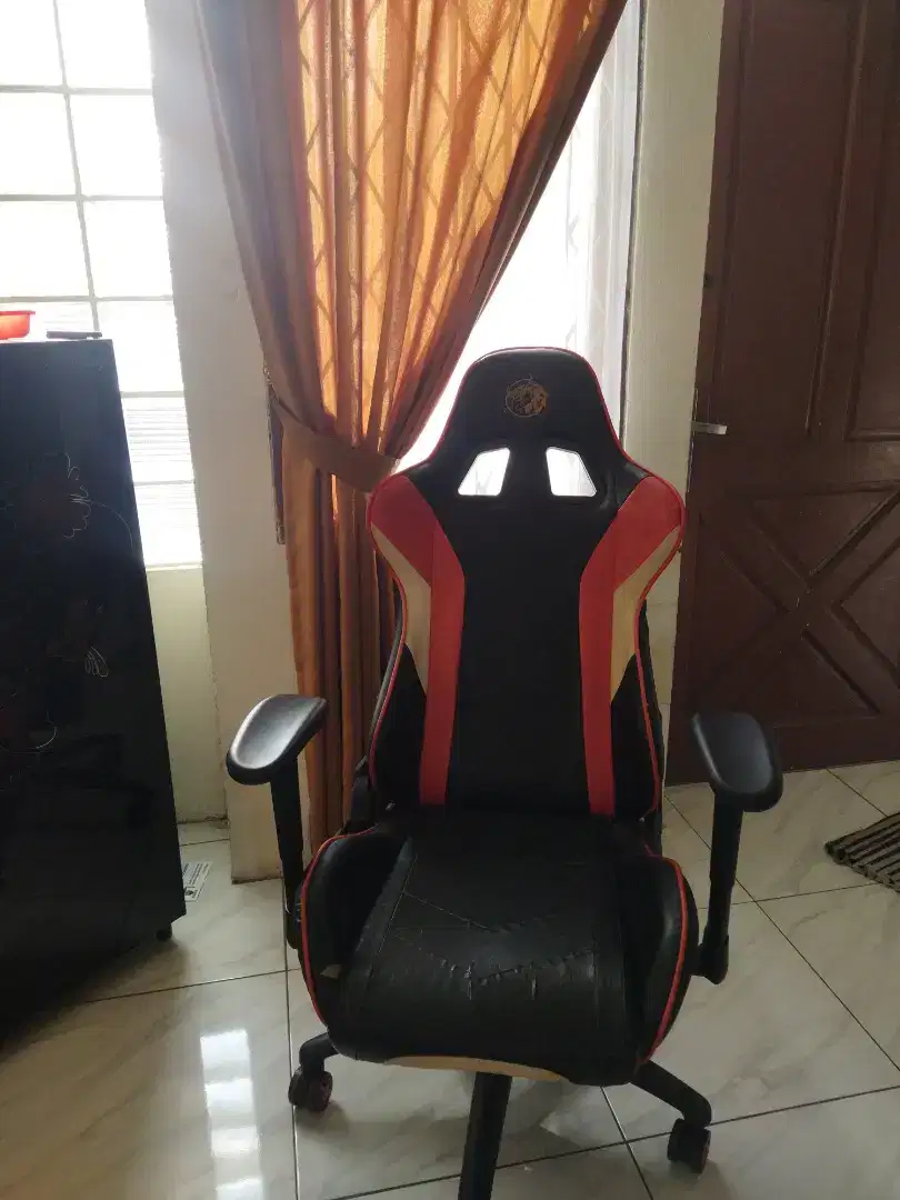 Kursi gaming imperion