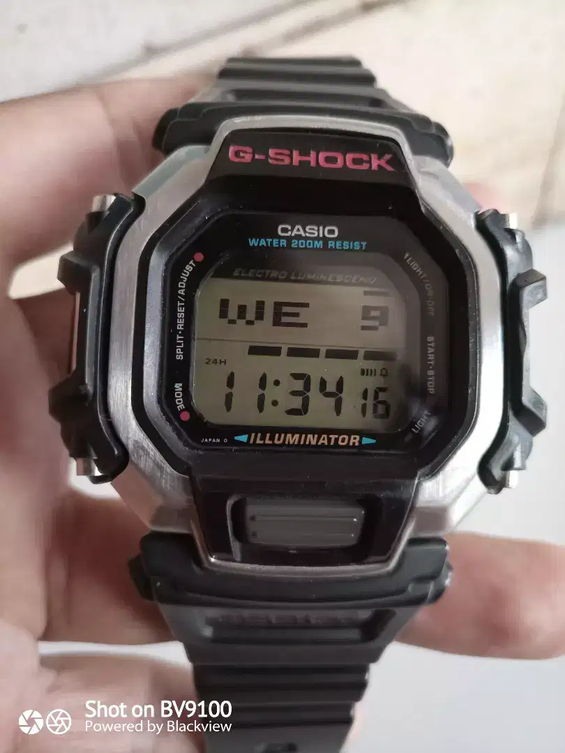 Jam tangan Casio G-Shock dw-8040