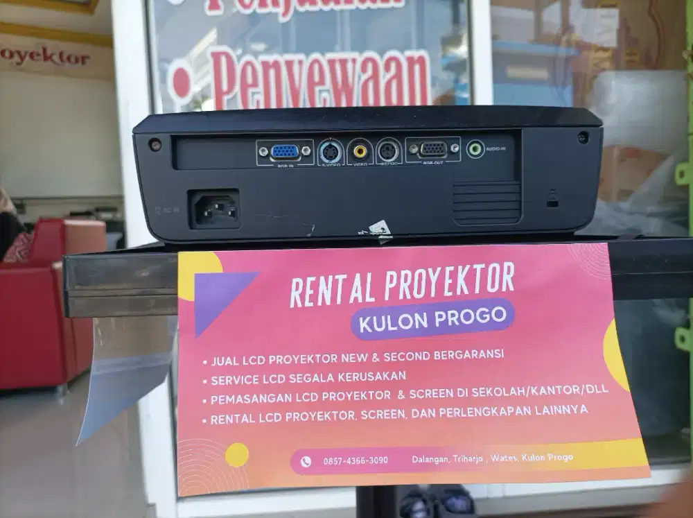 SECOND PROYEKTOR LG BS 275