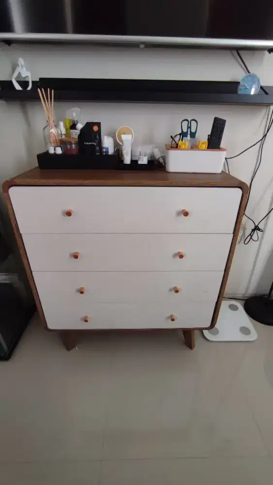 Dijual laci penyimpanan 4 tingkat bekas pakai