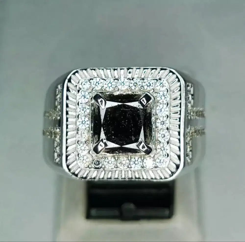 NATURAL BLACK DIAMOND 1,48 CRT