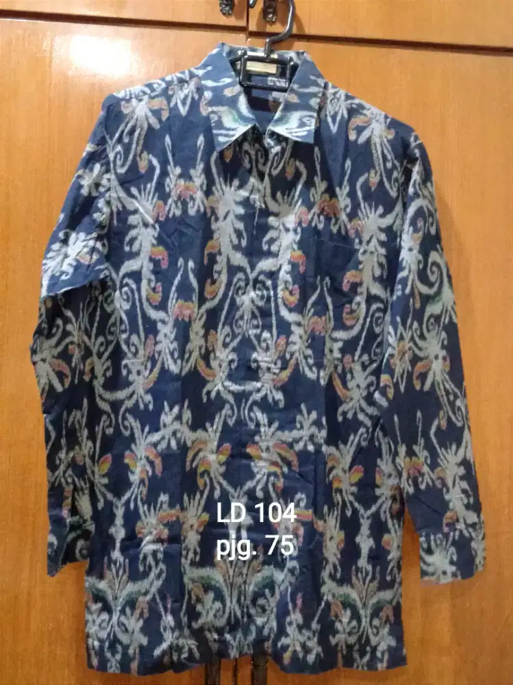 Kemeja batik pria tangan panjang motif tenun