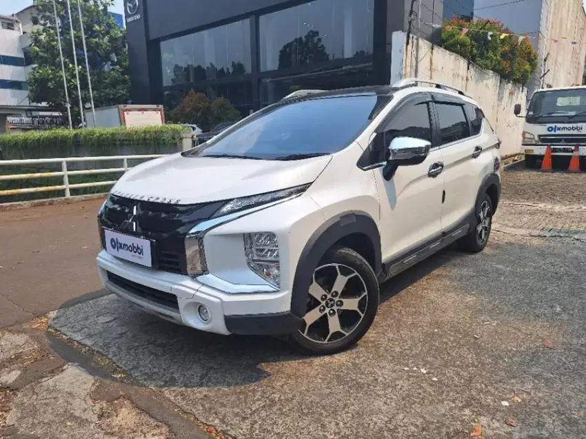 Mitsubishi Xpander 1.5 Cross Bensin-AT 2022 Putih /