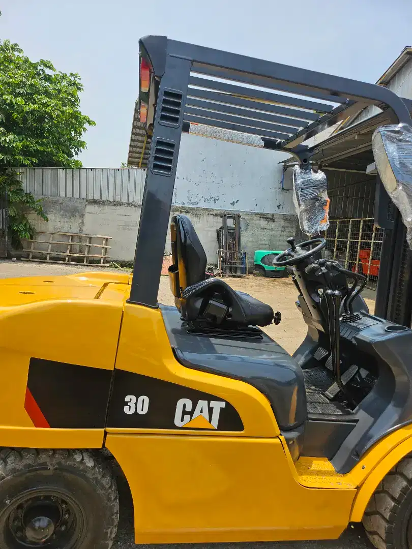 Forklift 3 ton caterpilar