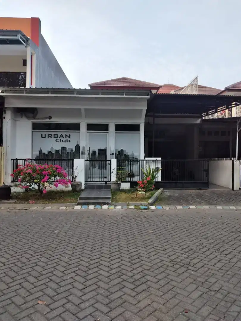 Dijual Rumah Di main road Puri Surya Jaya