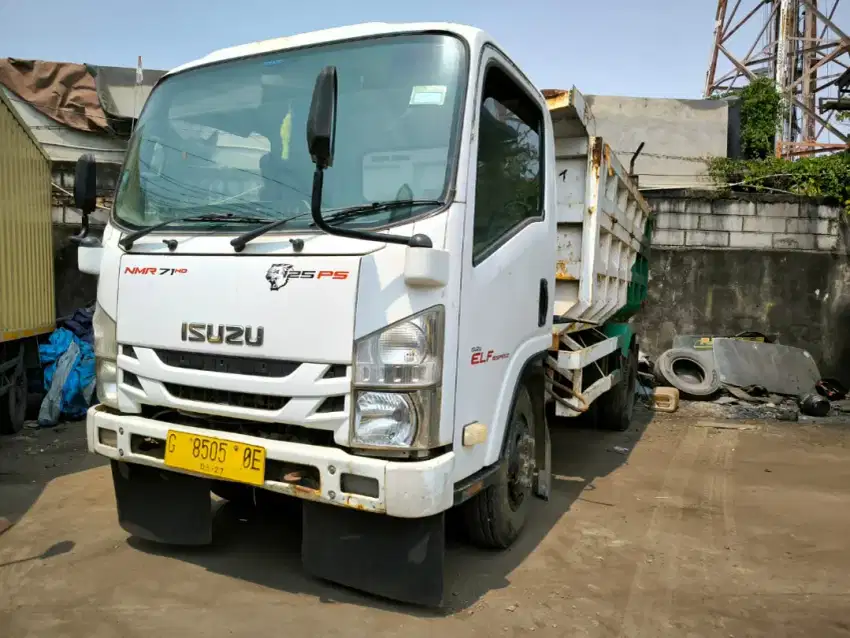 Isuzu Dumptruck Nmr 71 Hd gardan 6.1 tahun 2016