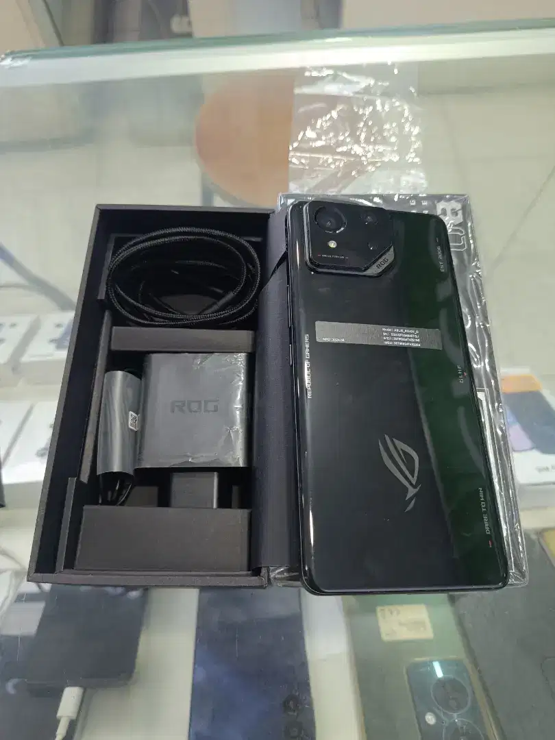 Asus ROG Phone 8 12/256 garansi resmi