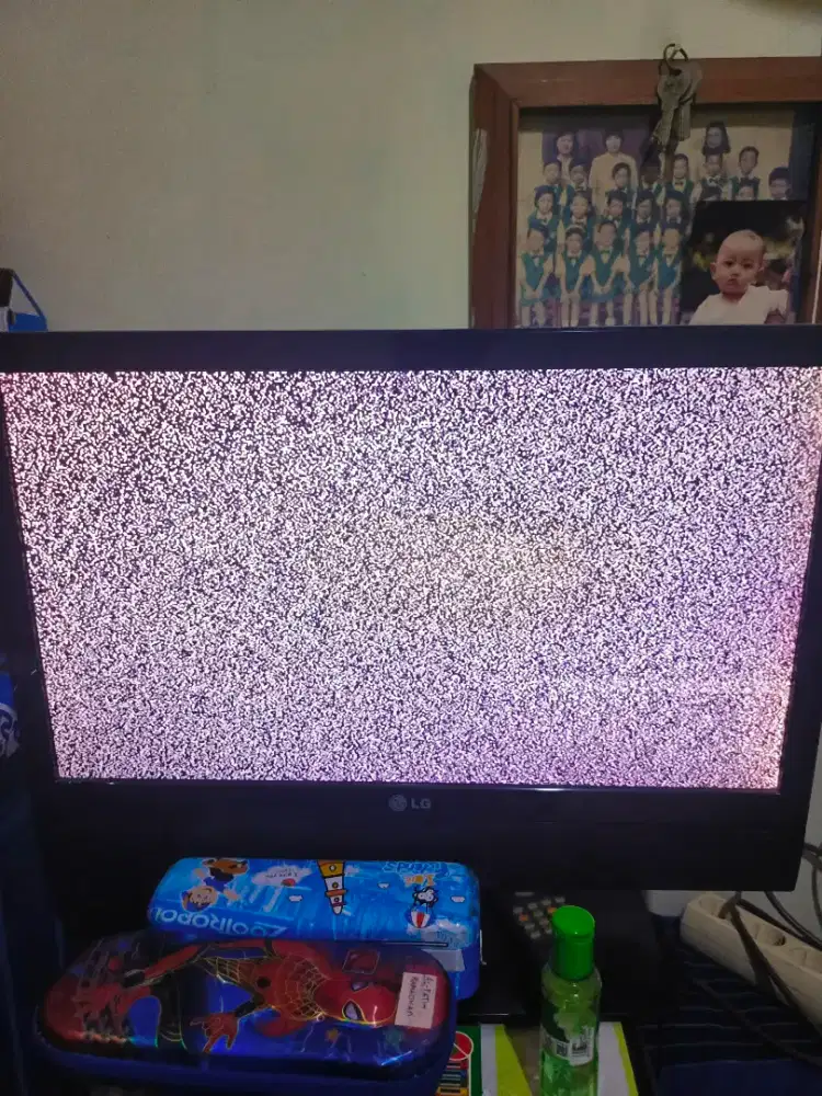 Tv lg 22 inch type 22ls2100