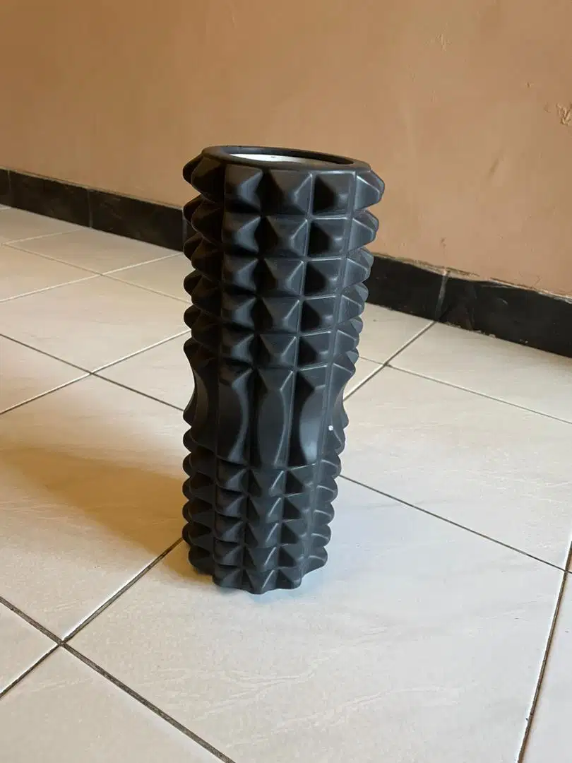Trigger point grid foam roller