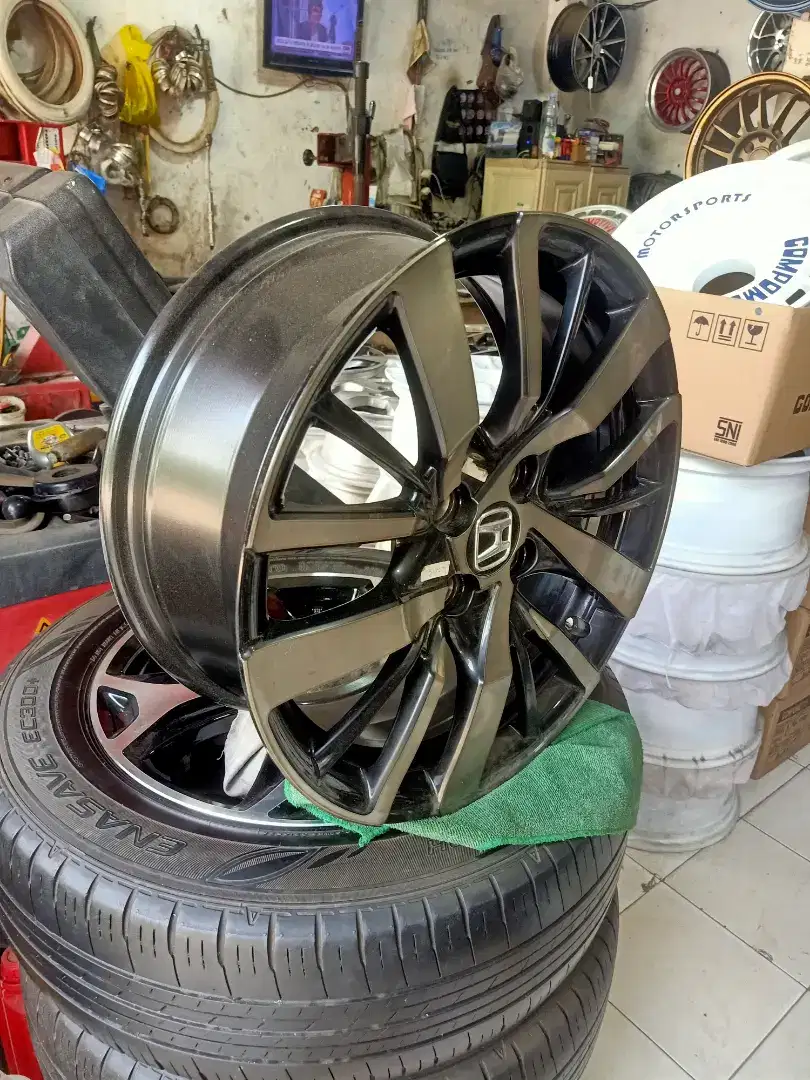 Honda City Back R 16 x 6.5 in ET 40 Hole 4 pcd 100