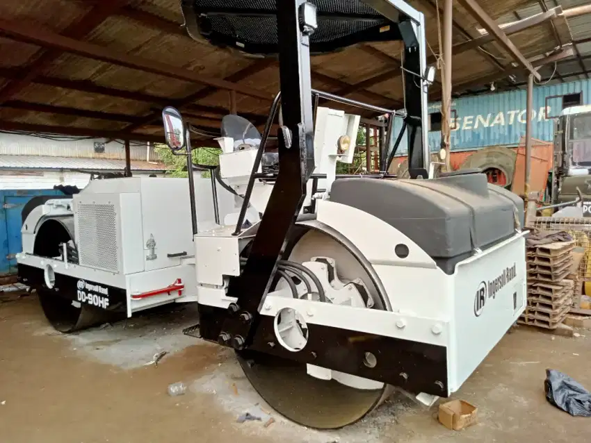 JUAL TANDEM ROLLER INGERSOLL RAND DD-90HF BUILT UP 2023