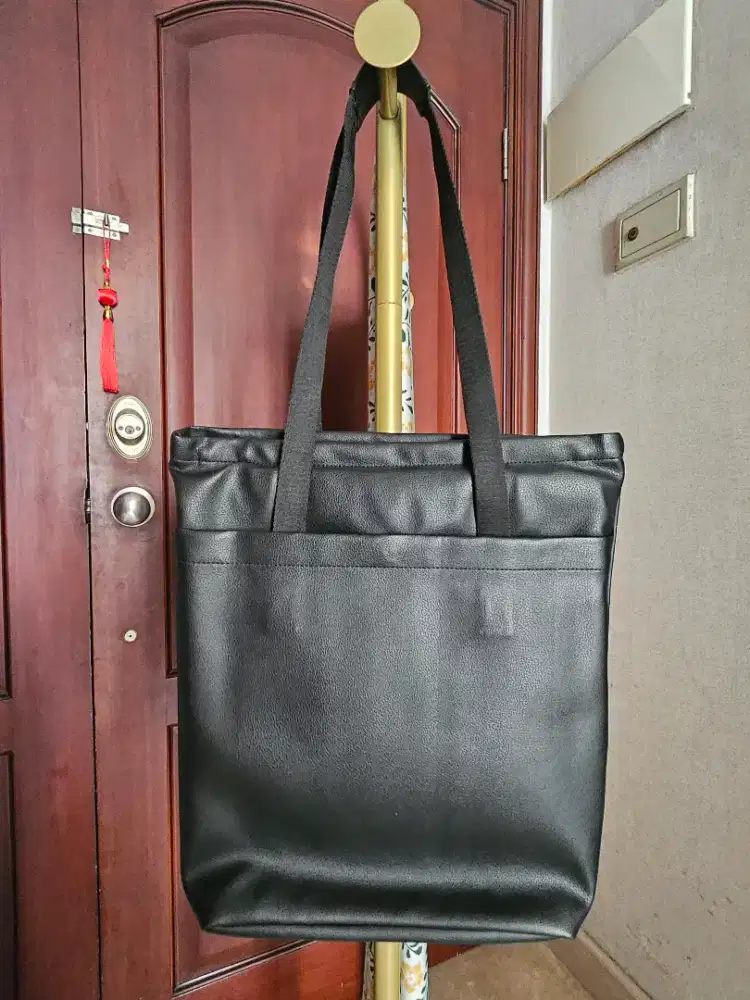 Tas Bahu / Tote Bag Hitam
