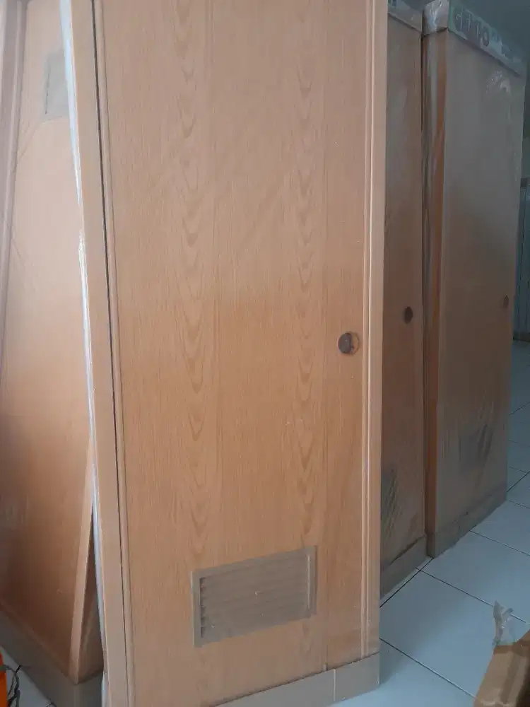 Pintu pvc kmr mandi urat kayu