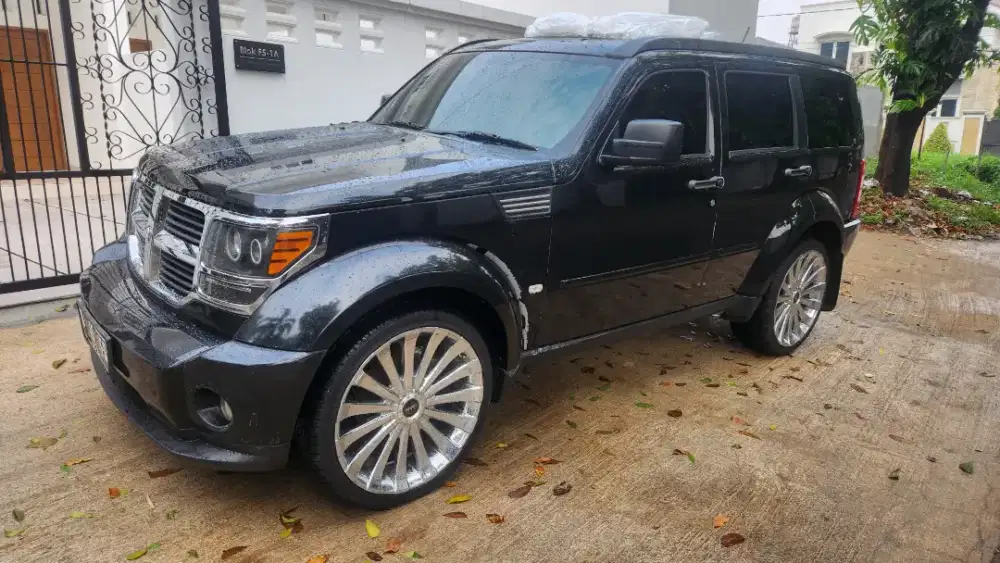 Dodge nitro th 2008 4x4 AT sunroof
