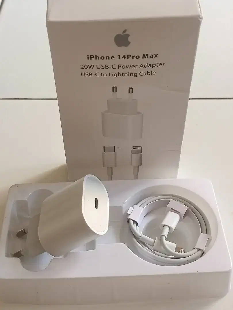 Charger iPhone 11/12/13/14 daya 20w tipe C