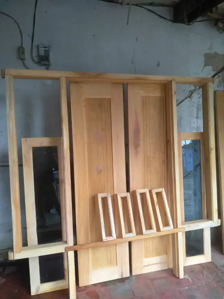 Jual berbagai kusen pintu dan jendela
