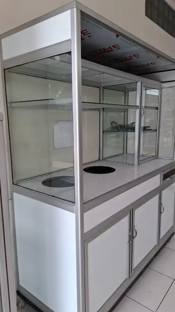 Etalase Makanan Minuman