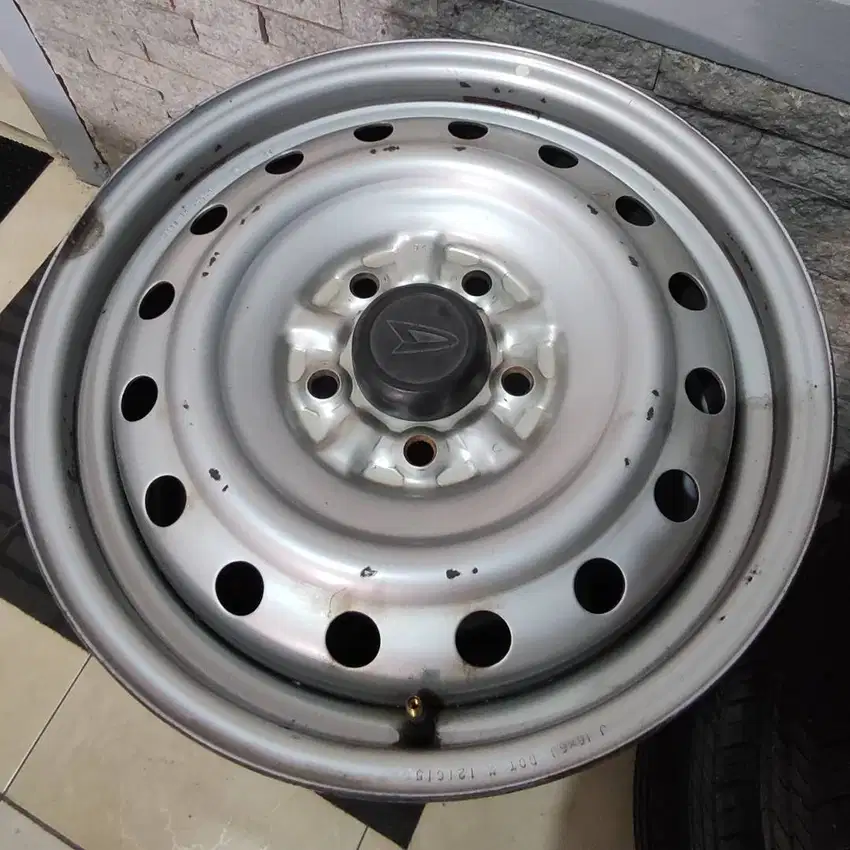 Kaleng OEM Daihatsu R16 5X114