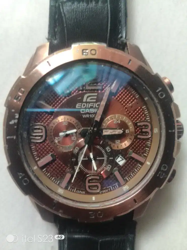 Di jual jam tangan casio edifice kondisi masih mulus gres