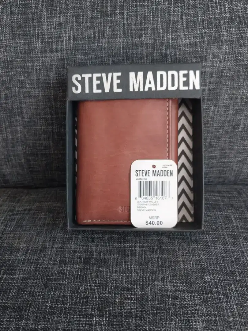 dompet  unisex trifold  steve madden