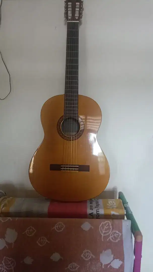 gitar clasic kondisi msh baru