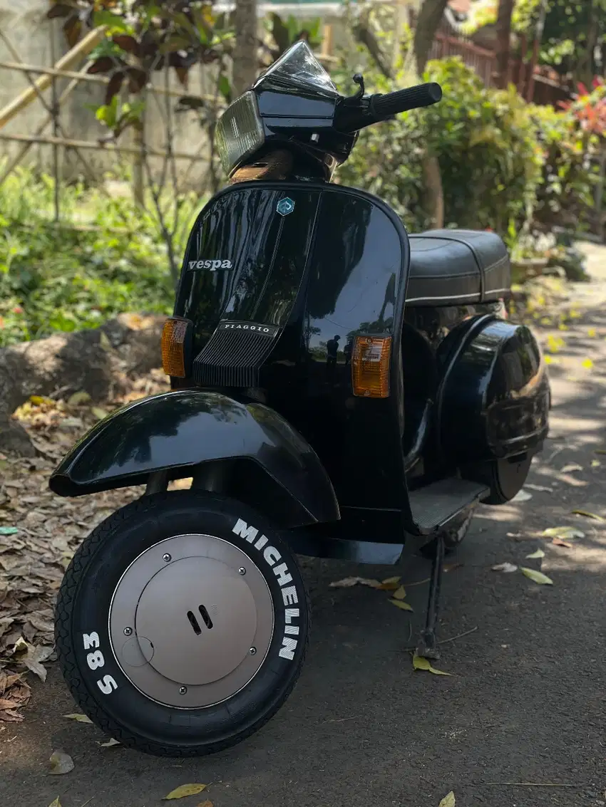 Vespa Excel 2003 Black Lucido 150 (Rare)