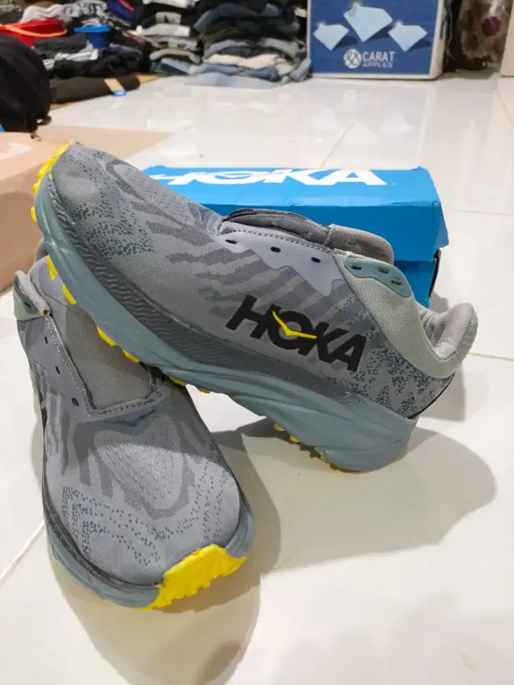 Dijual sepatu Hoka ukuran 42 Nego