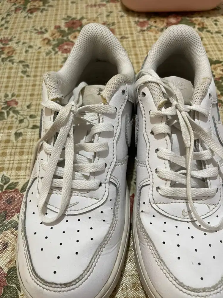 Sepatu NIKE terbaru size 33,5 original 100%