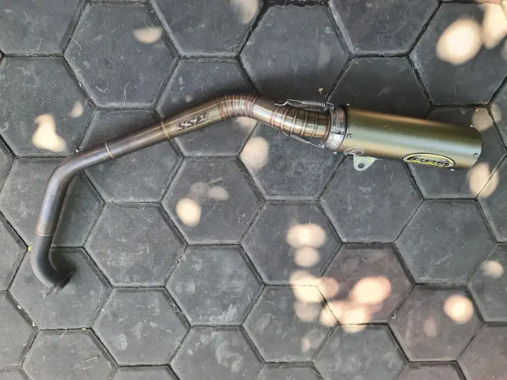 Knalpot BSS bekas pasang di Yamaha XSR 155