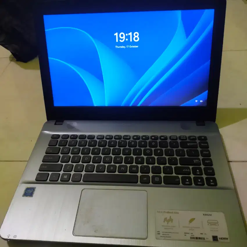 Laptop mulus ASUS X441M