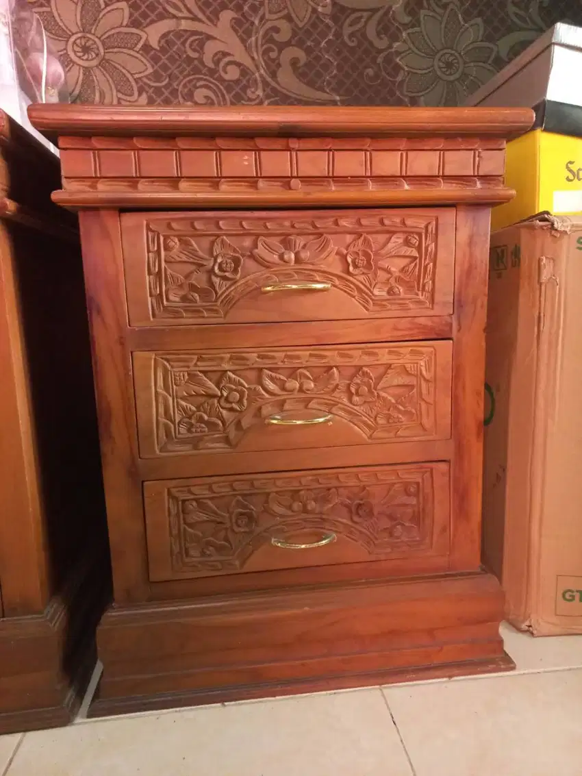 DIJUAL NAKAS KAYU JATI MOTIF MAJAPAHIT PADANG