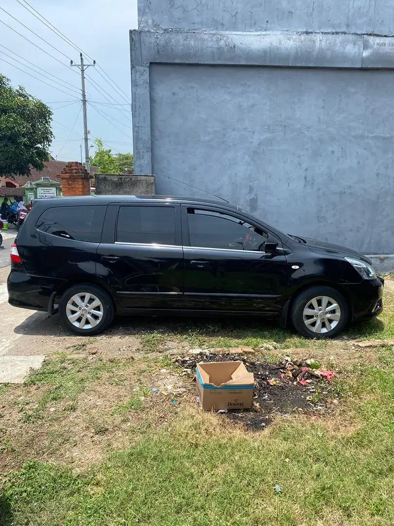 DI JUAL Nissan Grand Livina Low Km