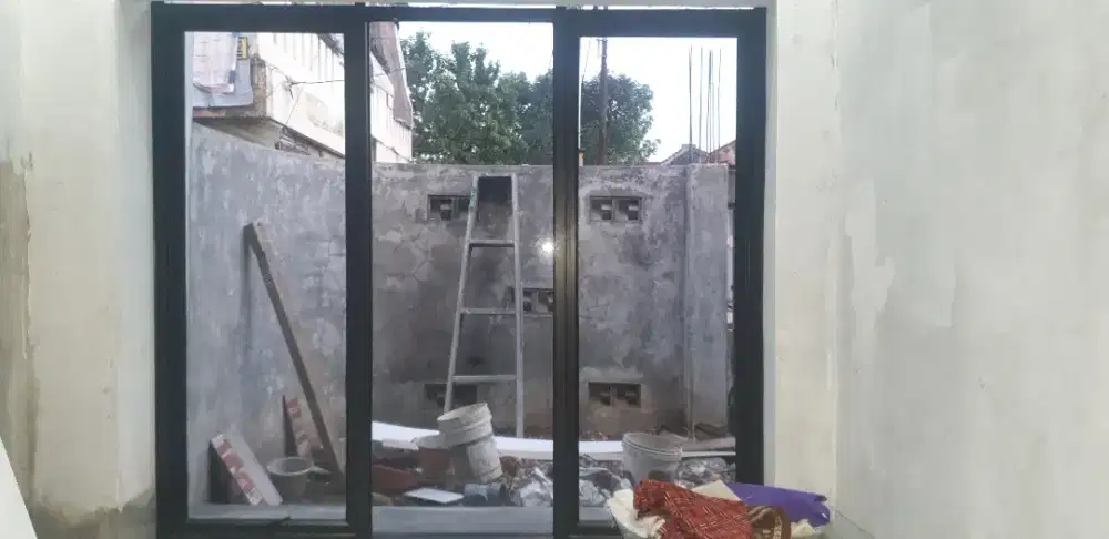 Spesoalis alumunium kaca