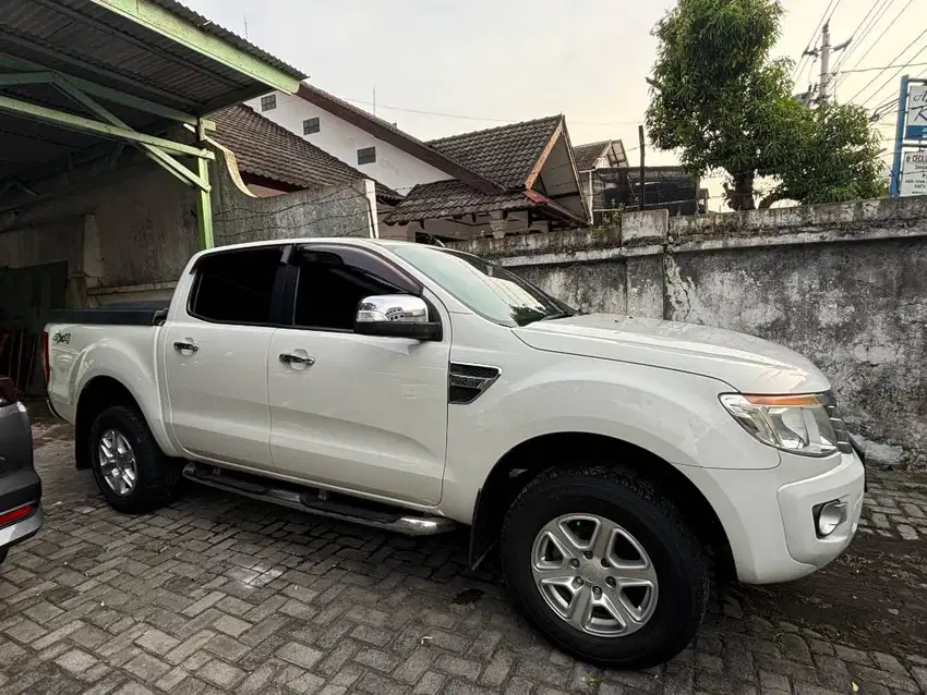 FORD RANGER (2014) DOUBLE CABIN XLT 3.2L (4X4) MT - PUTIH