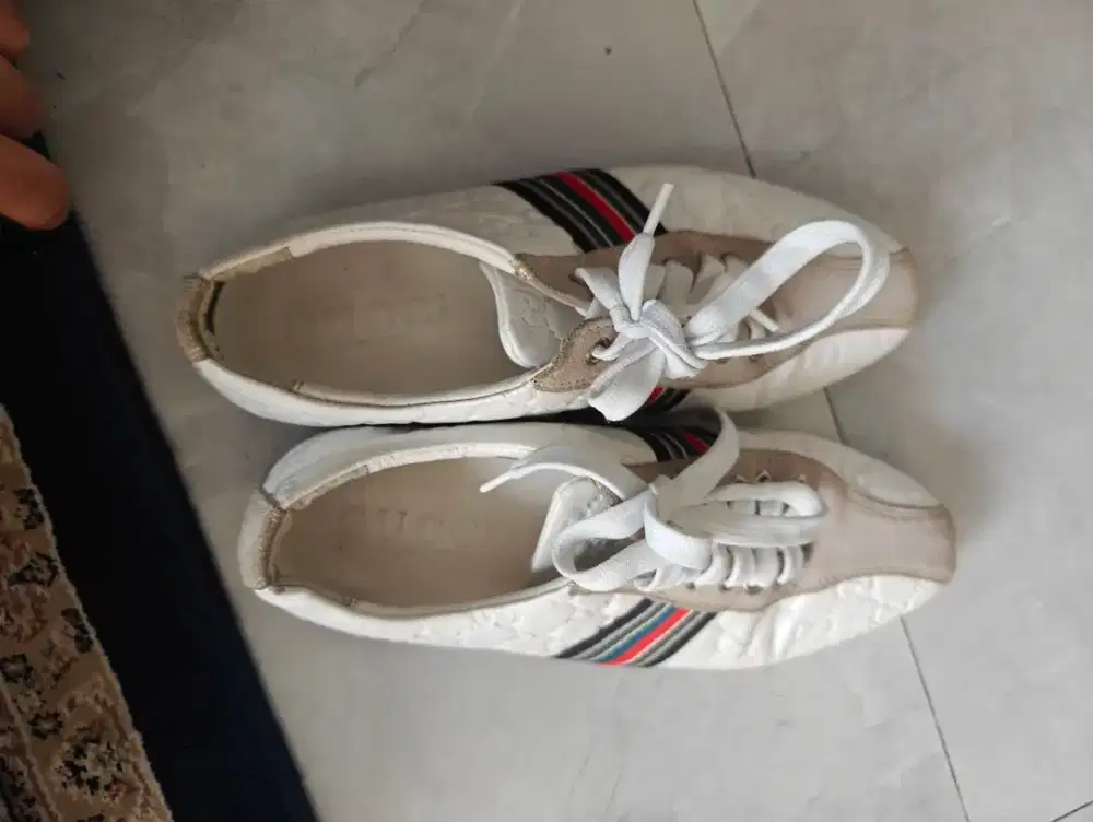 Sepatu Gucci putih