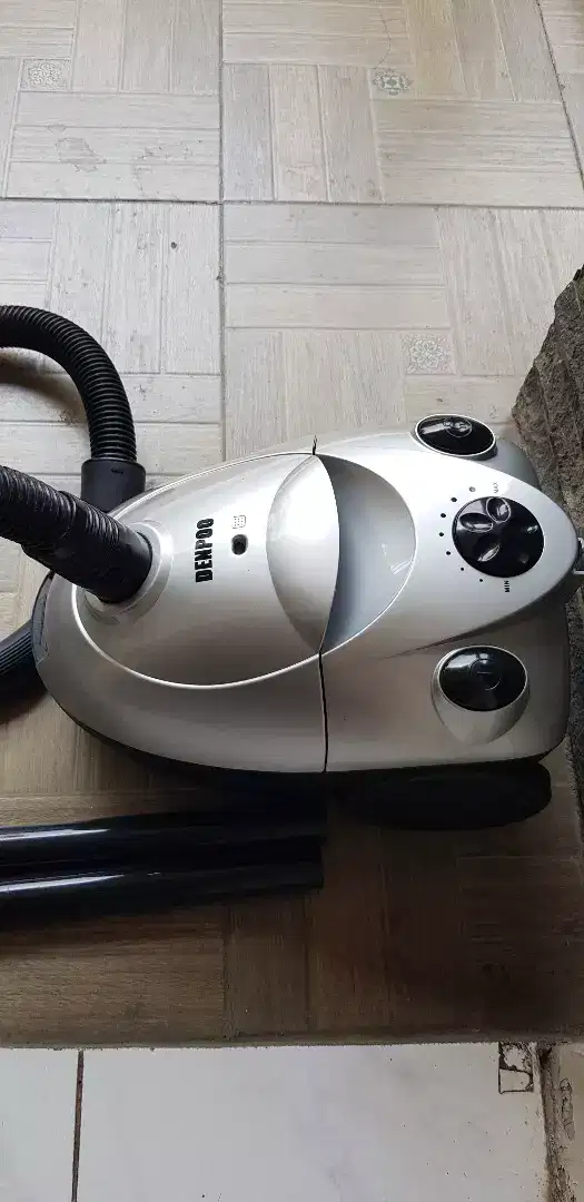 Vacuum Cleaner Denpoo VC 0012 warna Silver