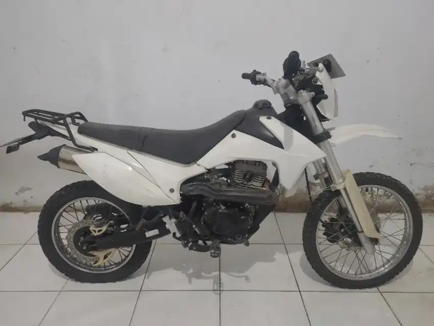 DI JUAL SEPEDA MOTOR VIAR 150 CC