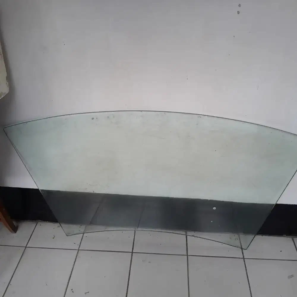 Kaca tebal 1 cm