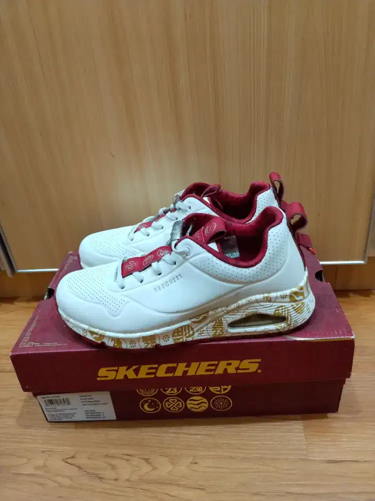sepatu skecher size 37 wanita seperti baru