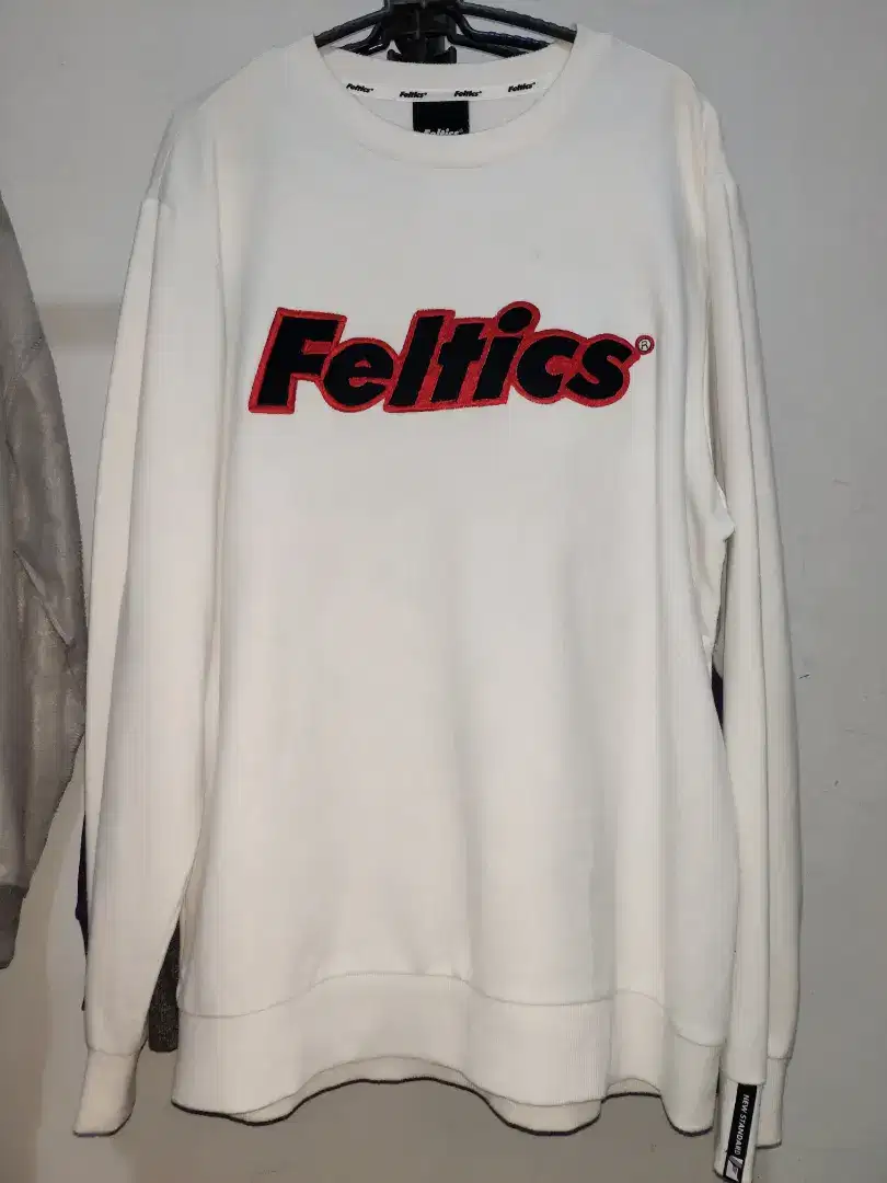 Crewneck Feltics