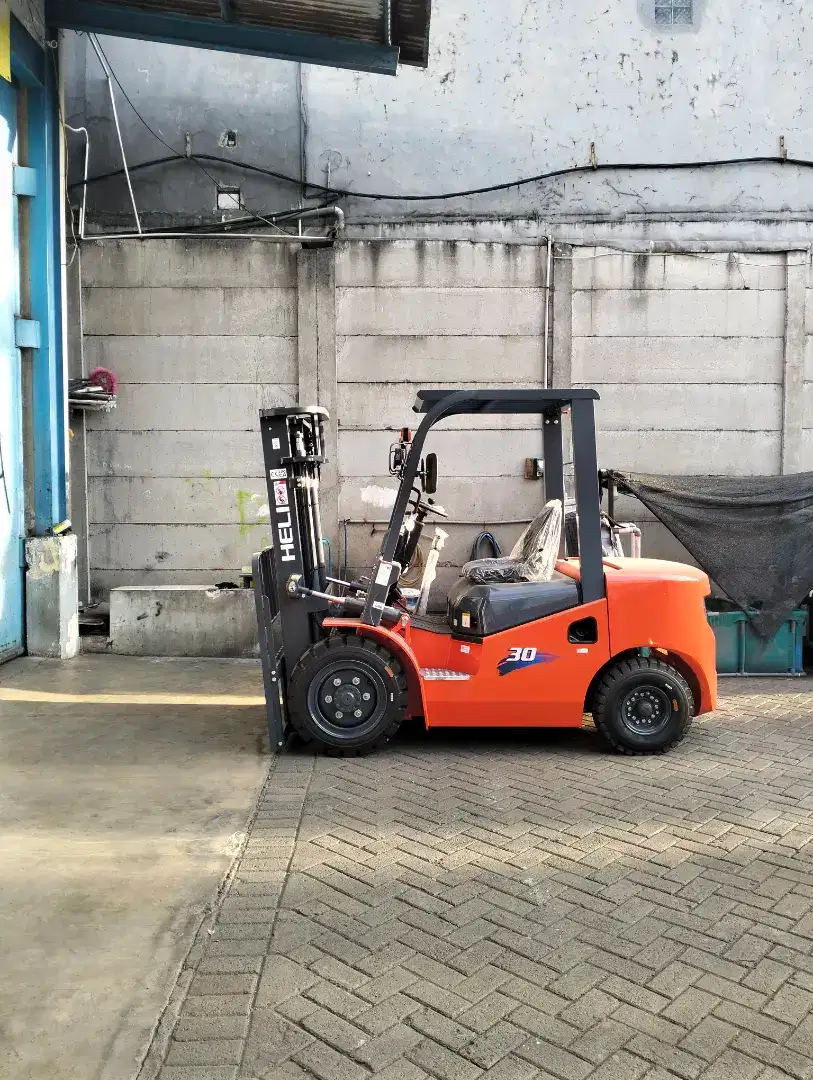 Jual Forklift Diesel HELI 3 Ton MITSUBISHI Engine Di Sidoarjo