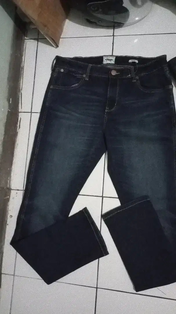 Wrangler  ori size 34,LP: 43cm, kondisi baru,jual 200k