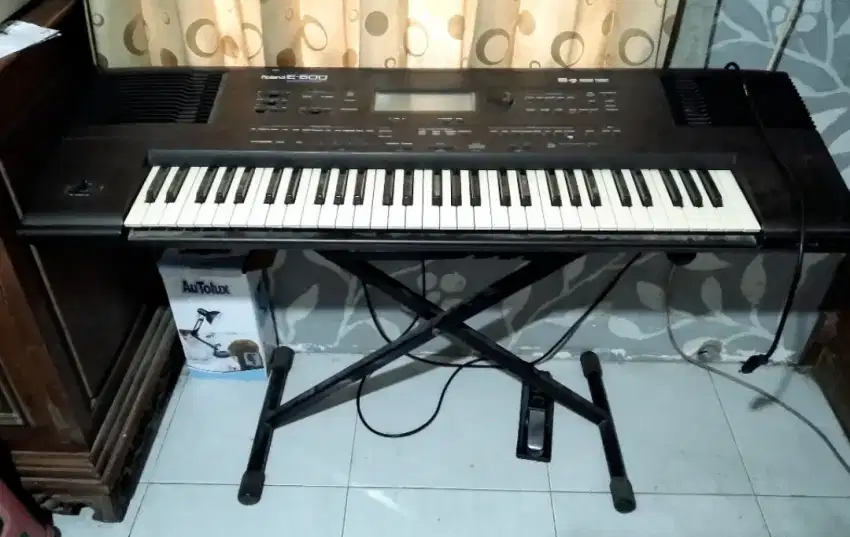 Keyboard Roland E600