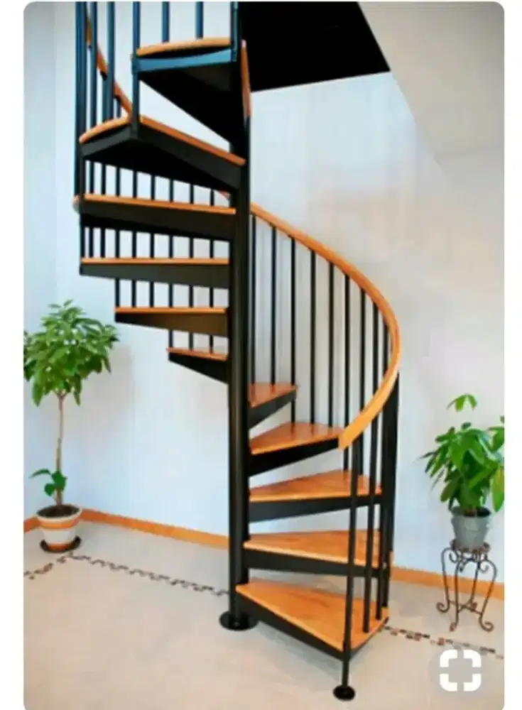 Tralis tangga putar rumah