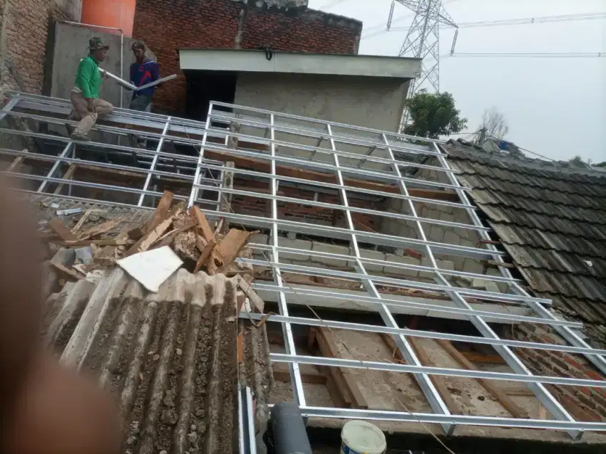 Rangka atap baja ringan