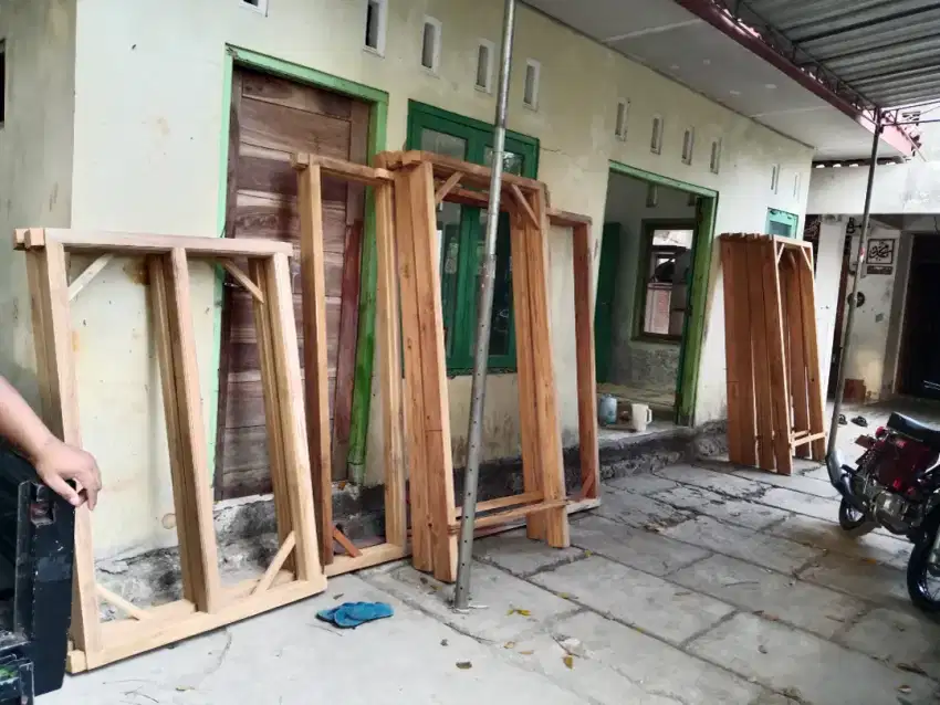 Kusen pintu kamar kayu jati dan kayu mahoni