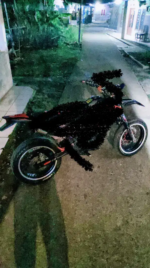 Velg Supermoto tapak lebar