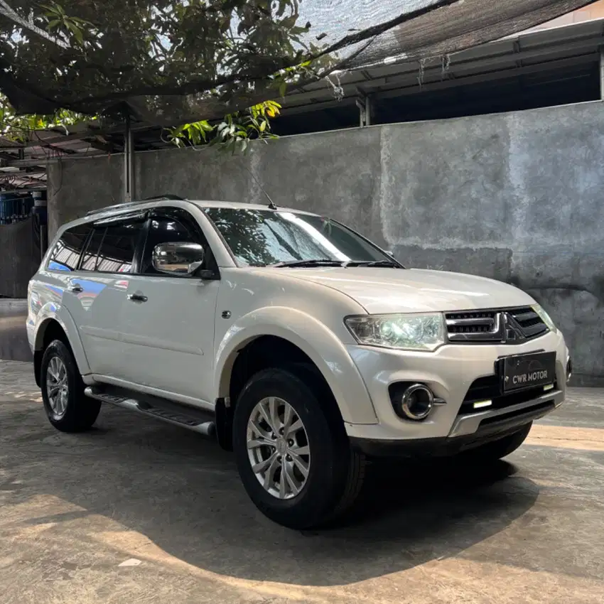 (Antik) Mitsubishi Pajero Sport Exceed 2.5 Putih (2015) AT - Tangan 1