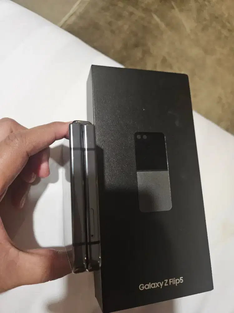 Z flip 5 Graphite 8GB/512GB