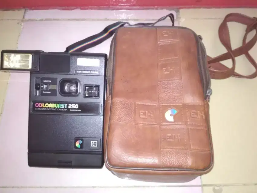 Kodak polaroid Colorburst 250 - a Kodak instans camera Made in USA